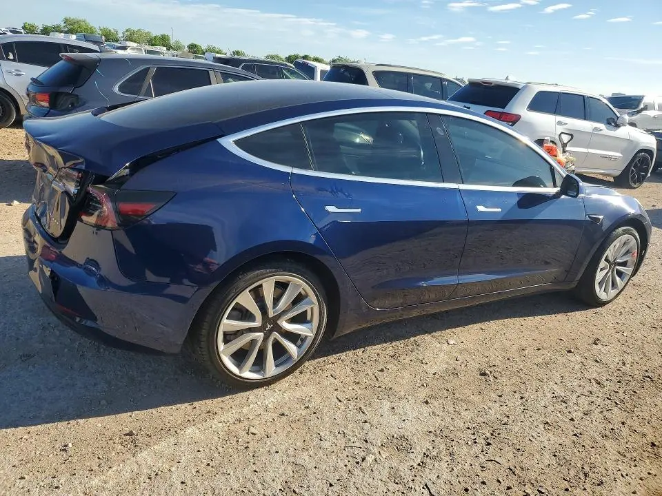 2018 TESLA MODEL 3   