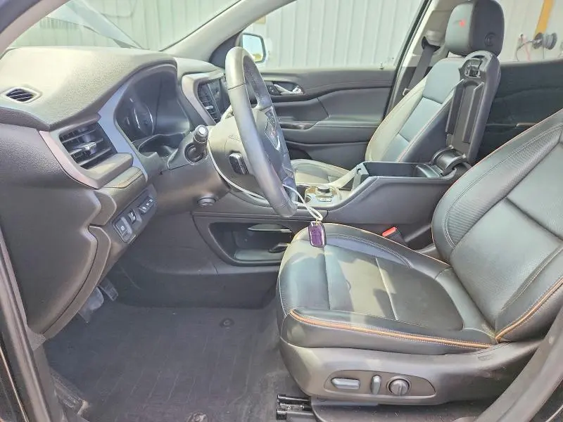 2022 GMC ACADIA AT4  