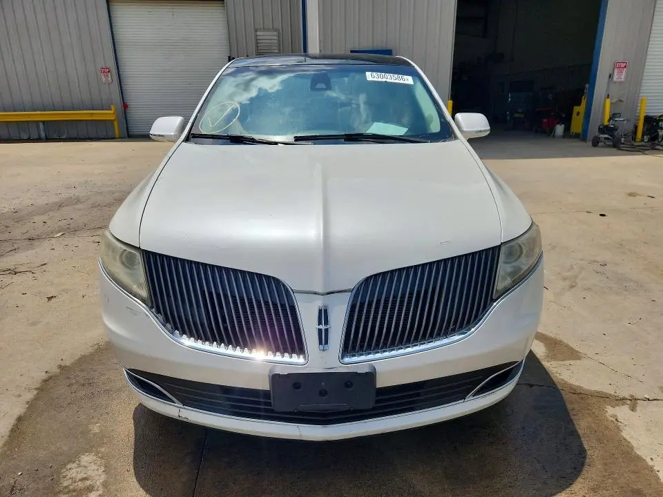 2014 LINCOLN MKT   