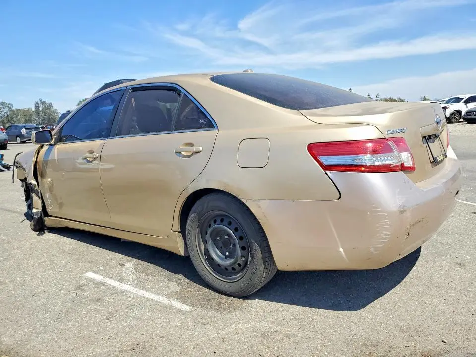 2010 TOYOTA CAMRY LE  