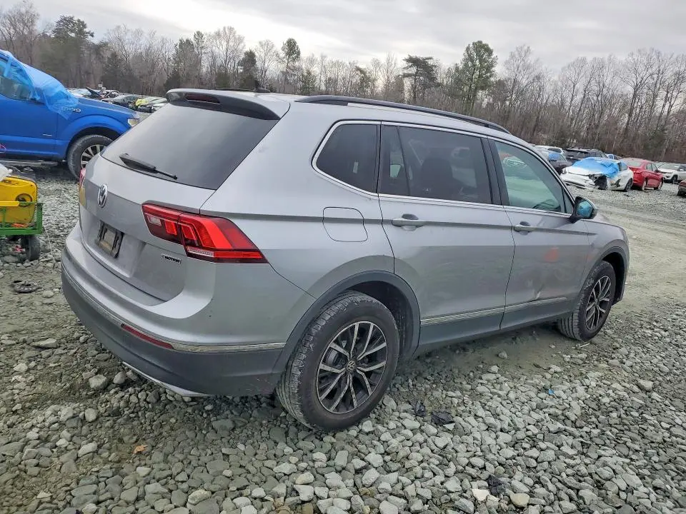 2021 VOLKSWAGEN TIGUAN SE  