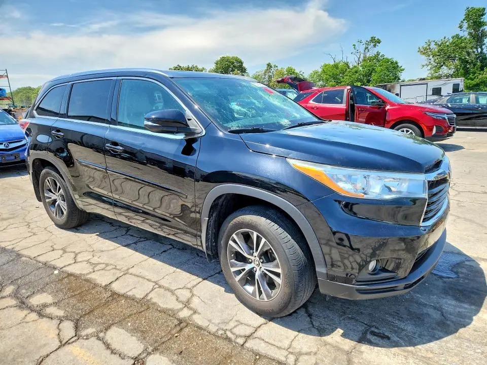 2016 TOYOTA HIGHLANDER XLE  