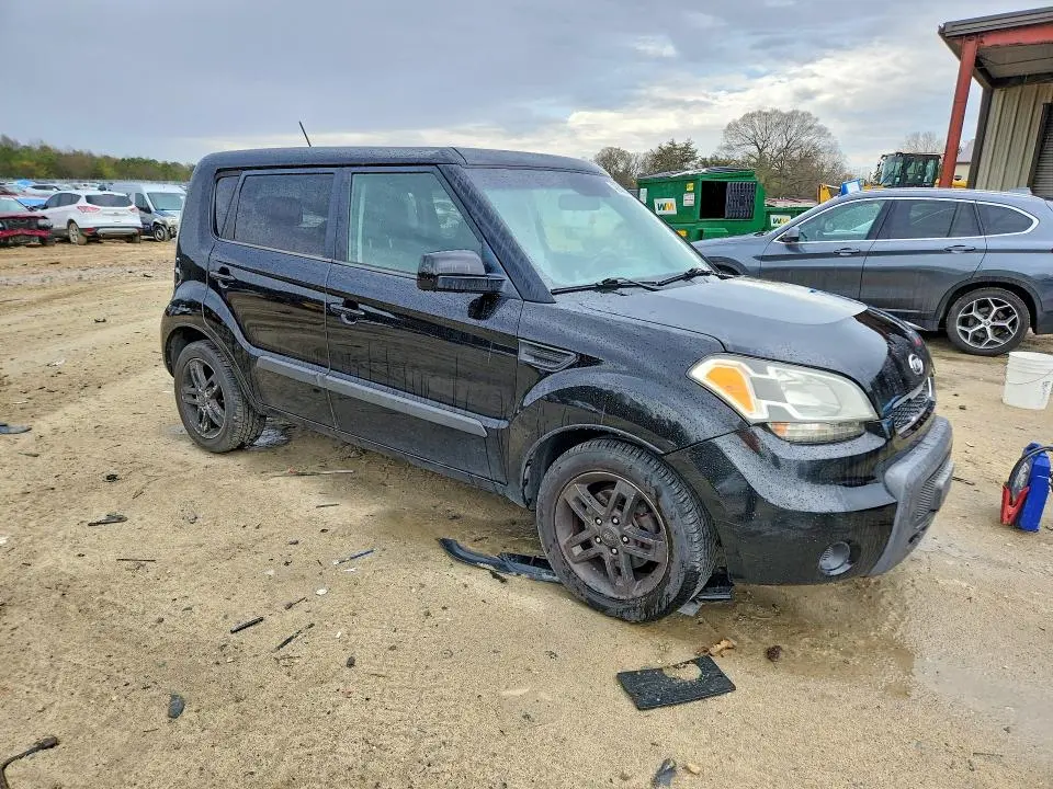 2011 KIA SOUL +  