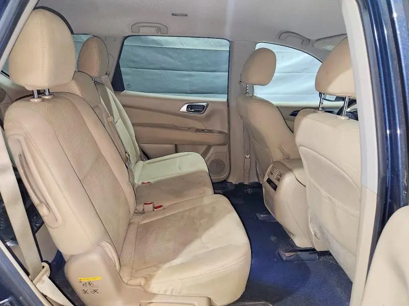2016 NISSAN PATHFINDER SV  