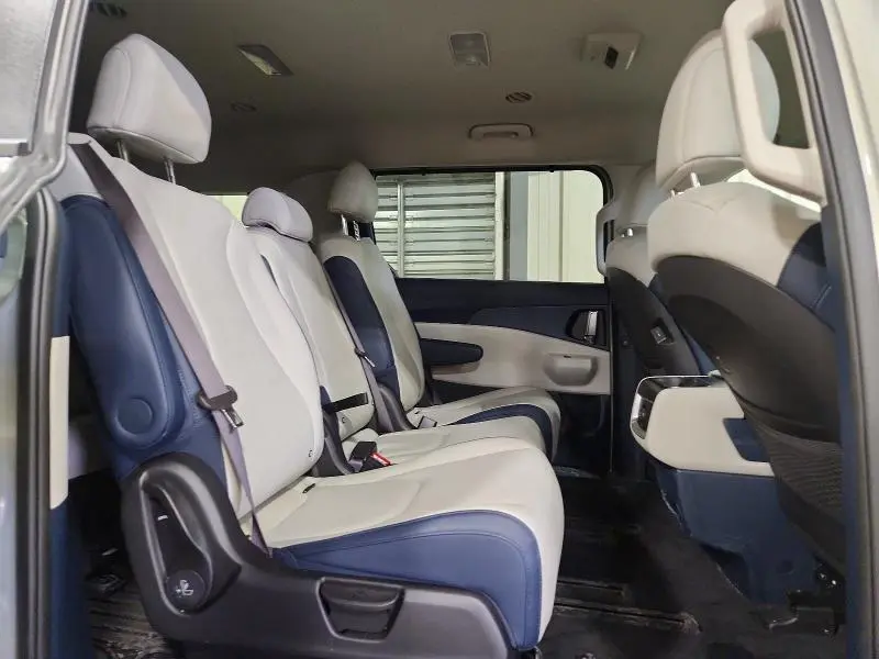 2025 KIA CARNIVAL EX  