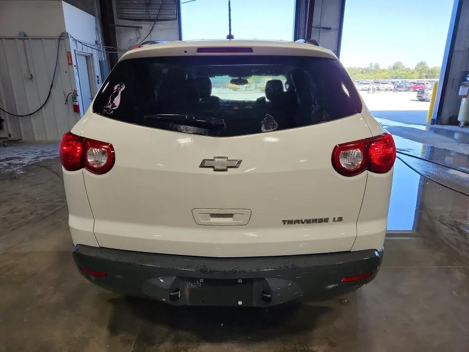 2012 CHEVROLET TRAVERSE LS  