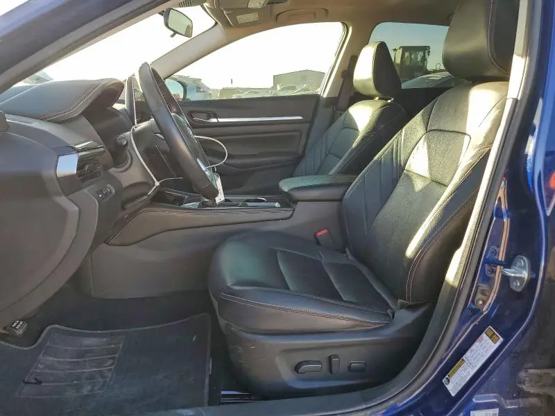 2024 NISSAN ALTIMA SR  