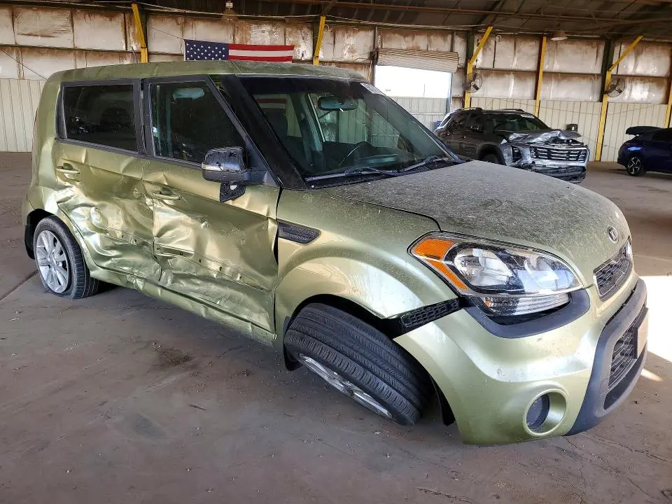 2013 KIA SOUL +  