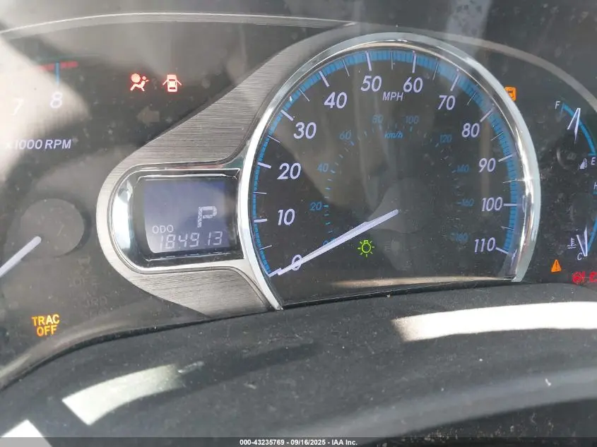 2014 TOYOTA SIENNA XLE V6 8 PASSENGER