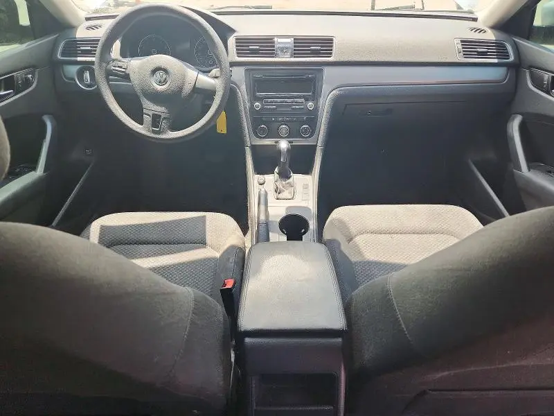 2013 VOLKSWAGEN PASSAT S  