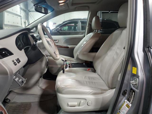 2011 TOYOTA SIENNA XLE