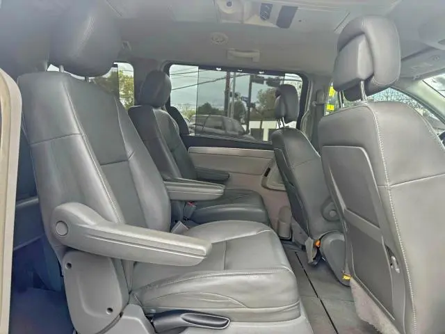 2012 VOLKSWAGEN ROUTAN SE  