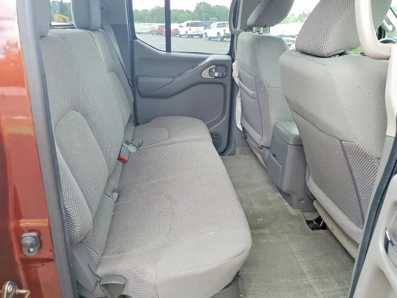 2016 NISSAN FRONTIER SV  