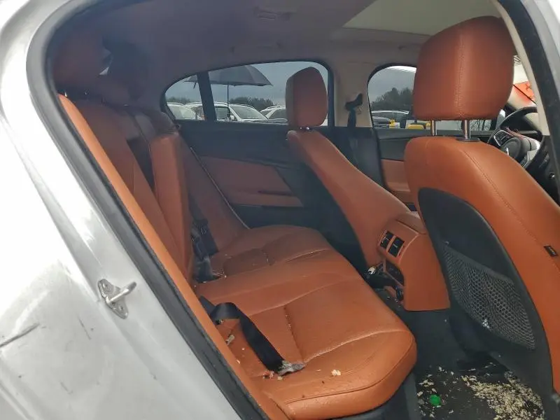 2018 JAGUAR XE PORTFOLIO LE  