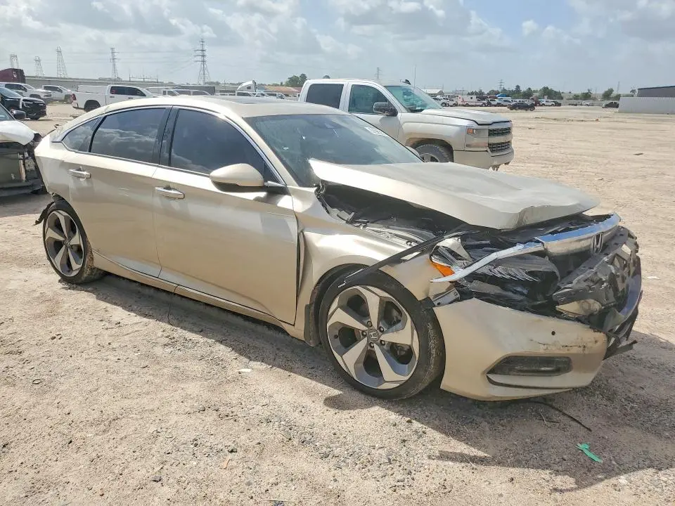 2019 HONDA ACCORD TOURING  