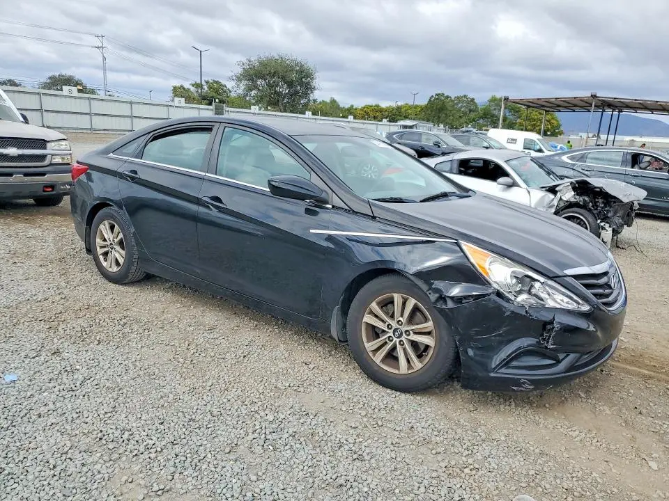2011 HYUNDAI SONATA GLS  
