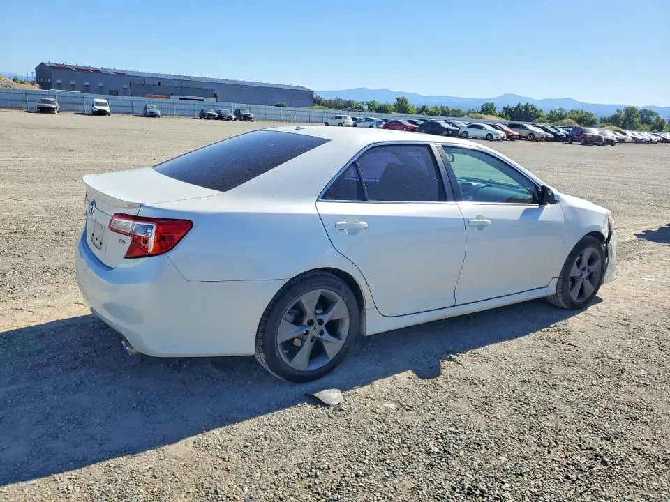 2014 TOYOTA CAMRY SE V6  