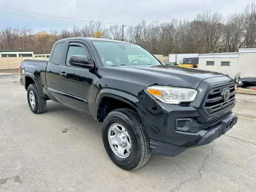 2019 TOYOTA TACOMA SR  