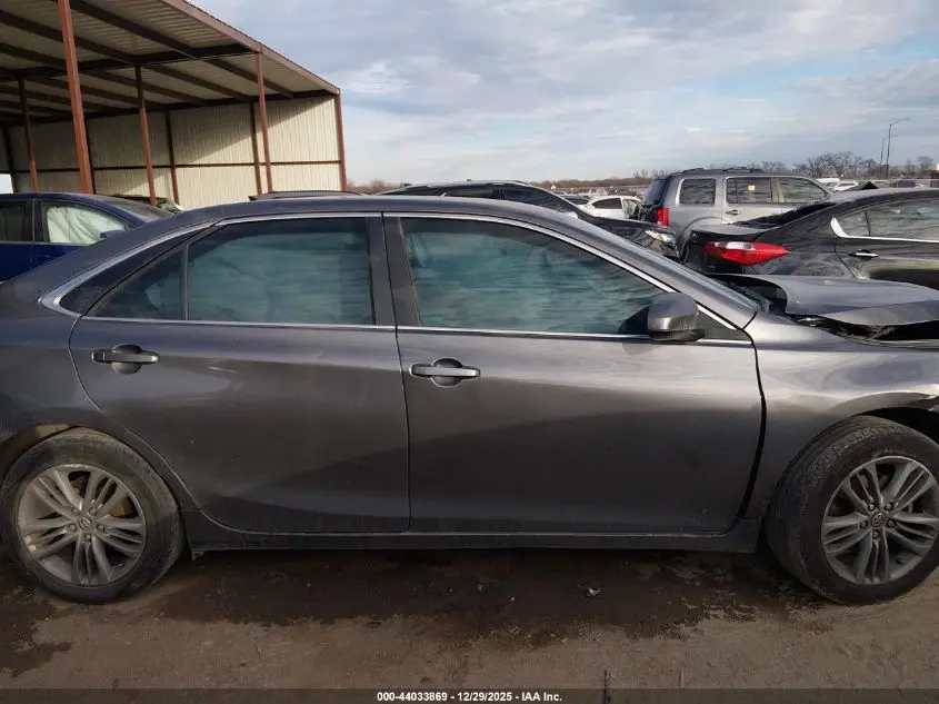2016 TOYOTA CAMRY SE