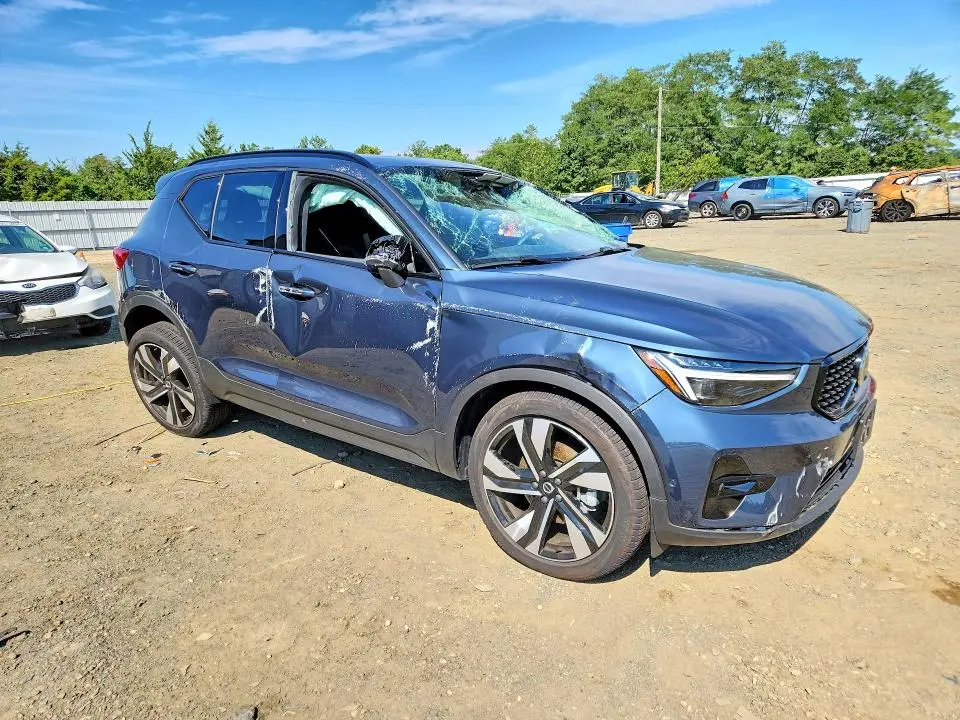 2026 VOLVO XC40 ULTRA  