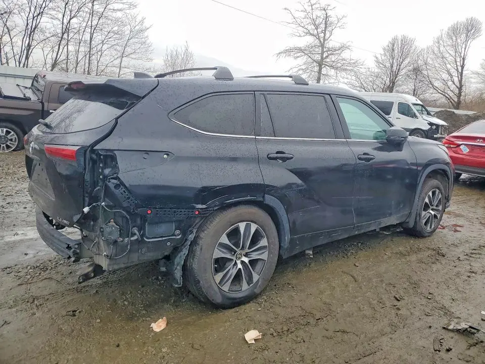 2020 TOYOTA HIGHLANDER XLE  