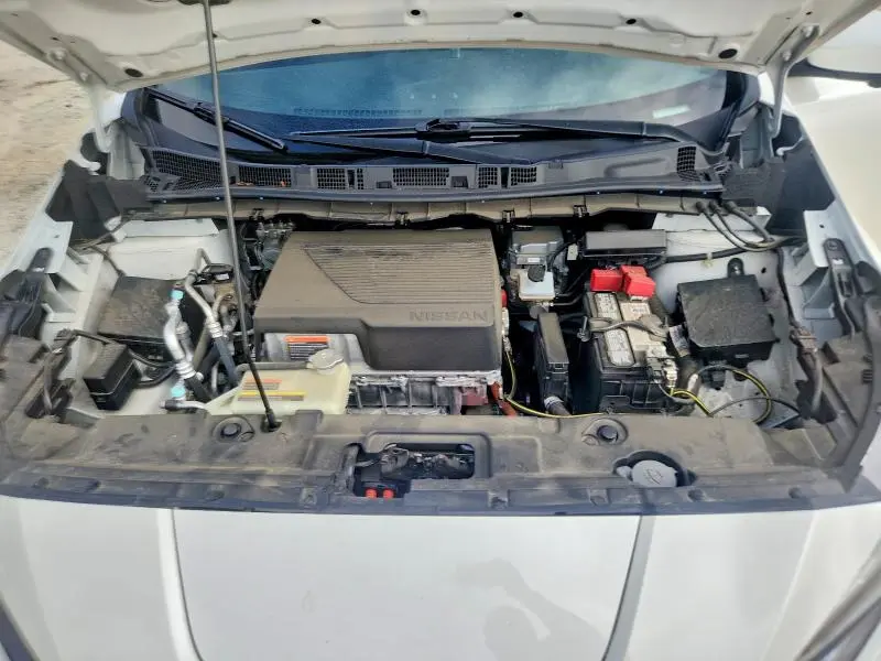 2020 NISSAN LEAF SV  