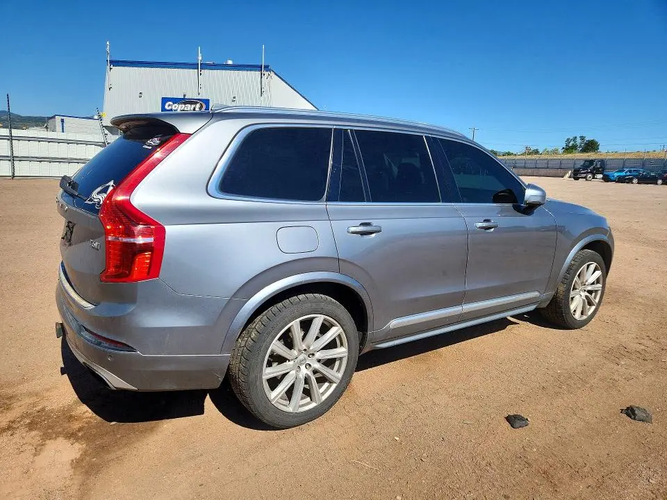 2016 VOLVO XC90 T6  