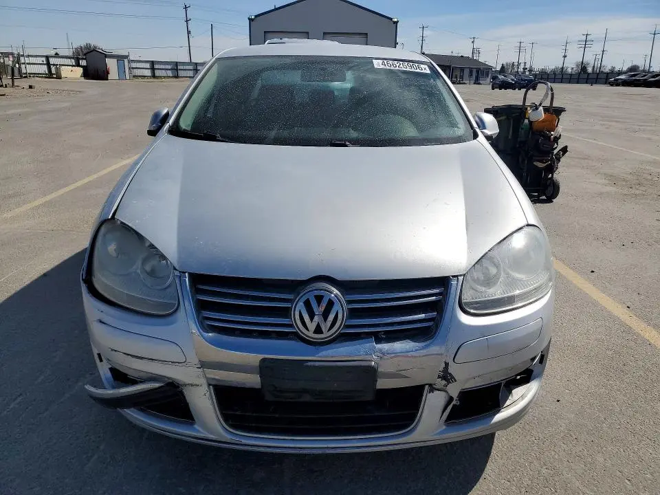 2010 VOLKSWAGEN JETTA   