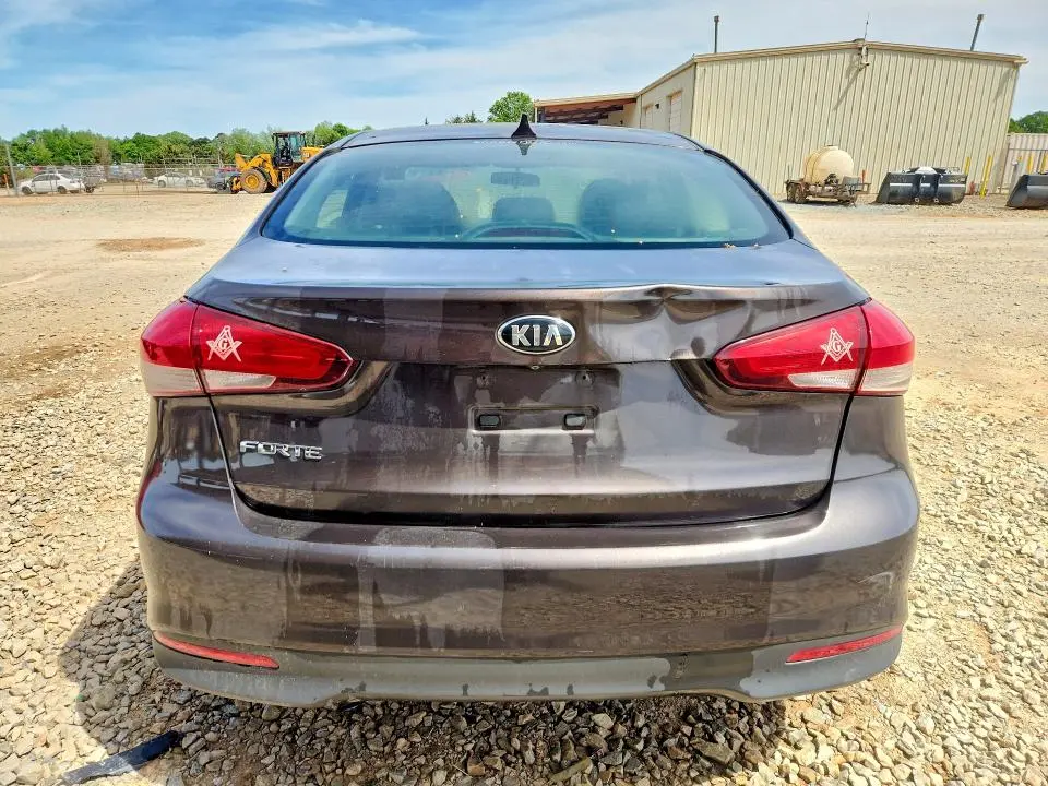 2017 KIA FORTE LX  