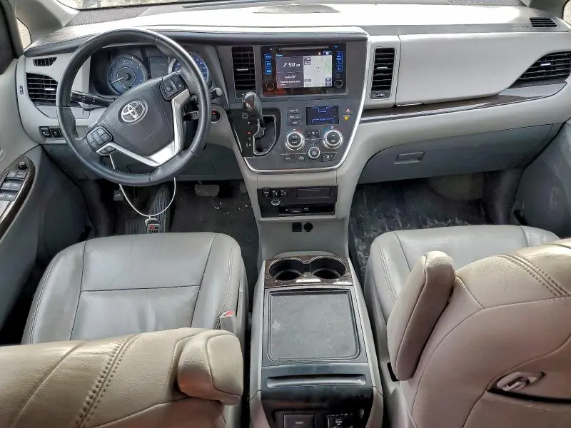 2017 TOYOTA SIENNA XLE PREMIUM 8-PASSENGER  