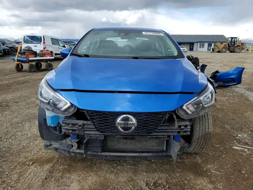 2022 NISSAN VERSA SV  