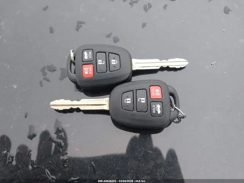 2017 TOYOTA COROLLA LE