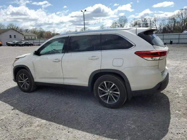 2019 TOYOTA HIGHLANDER SE  