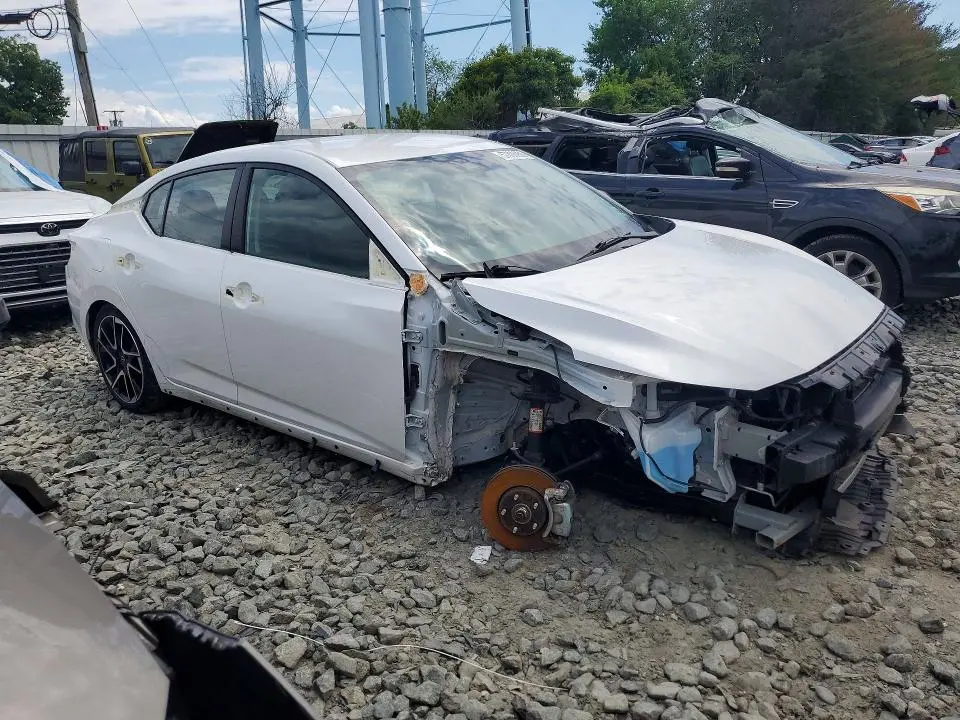 2024 NISSAN SENTRA SR  