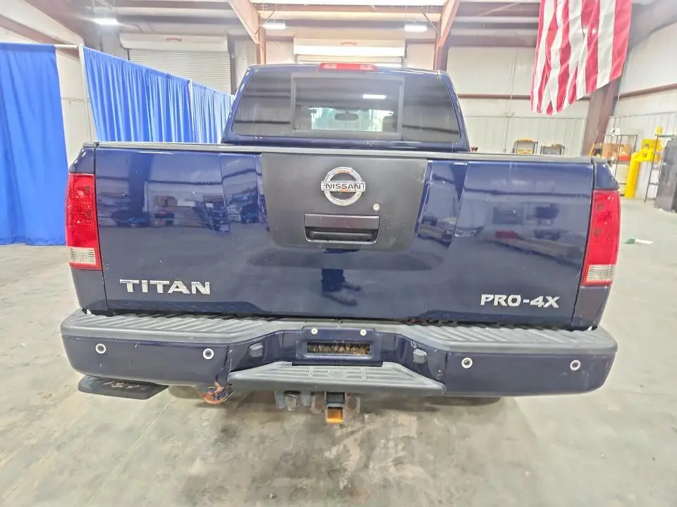 2012 NISSAN TITAN SV  