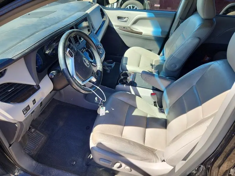 2015 TOYOTA SIENNA XLE 8-PASSENGER  