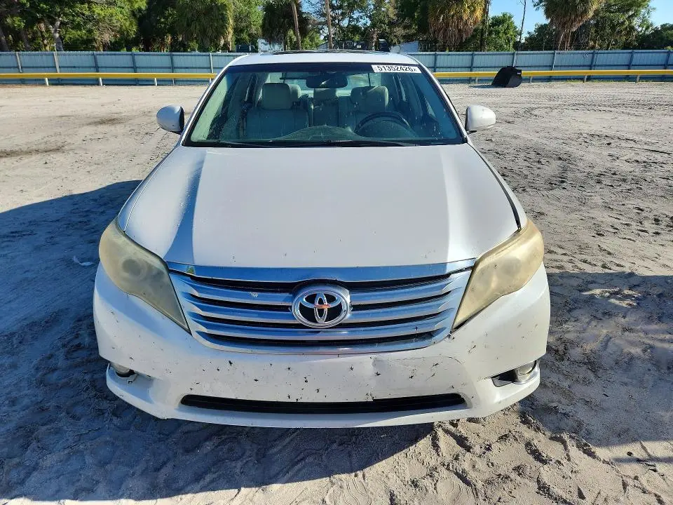 2011 TOYOTA AVALON LIMITED  