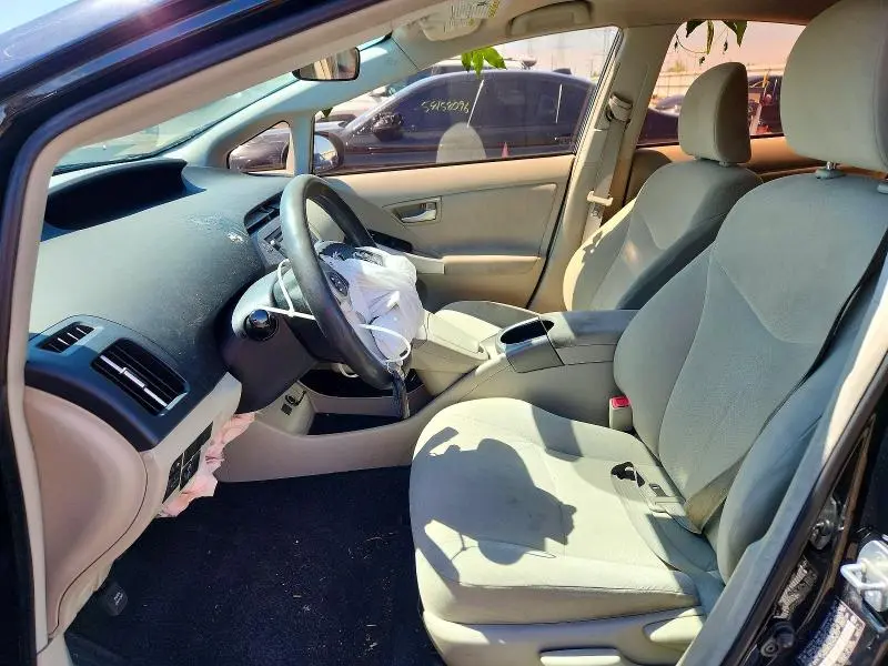 2013 TOYOTA PRIUS TWO  