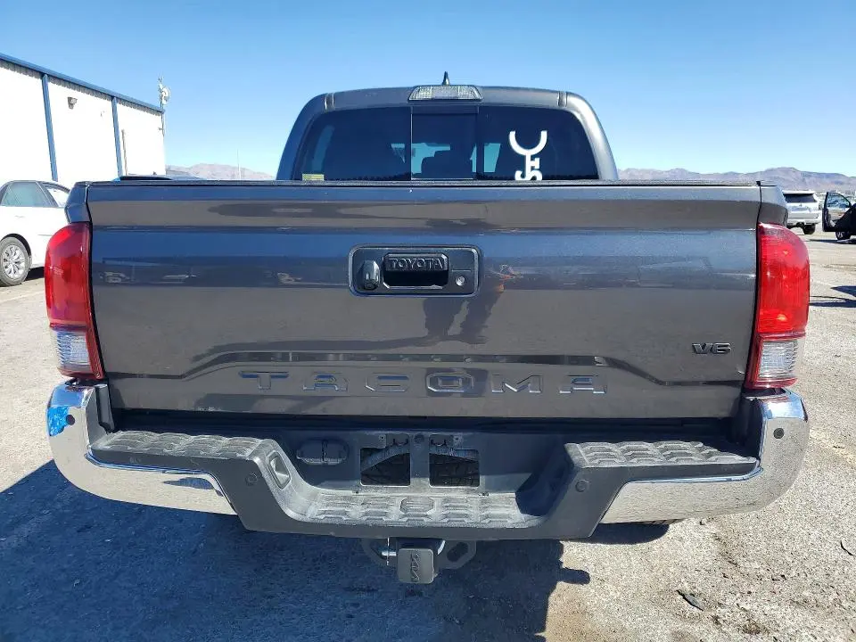 2019 TOYOTA TACOMA SR5 V6  