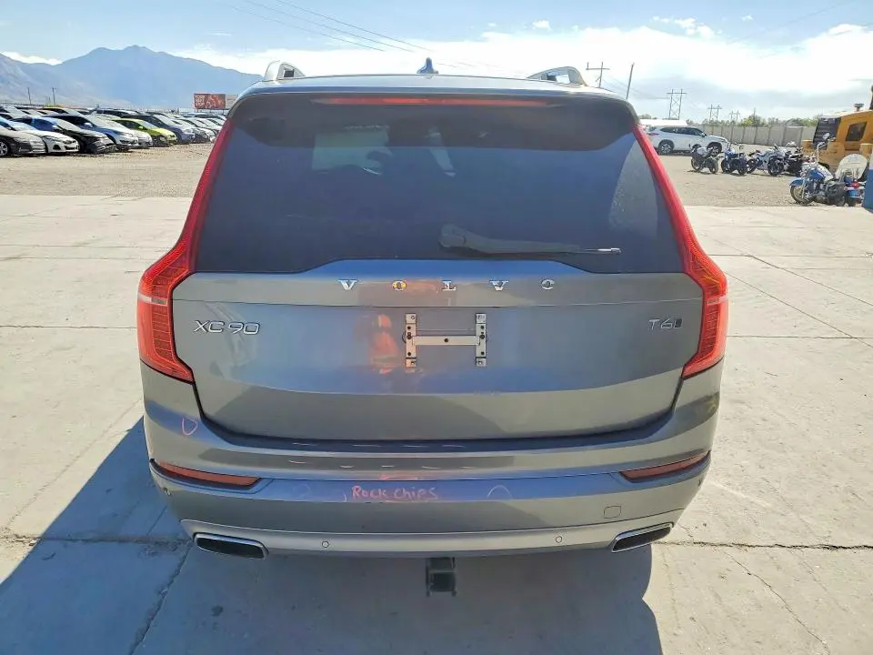 2017 VOLVO XC90 T6  