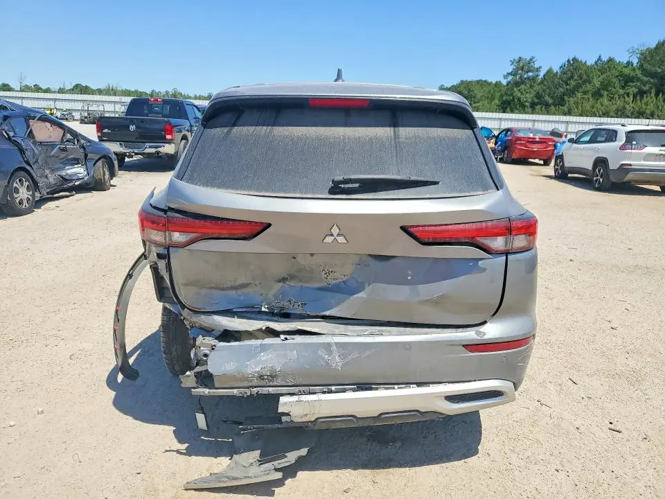 2022 MITSUBISHI OUTLANDER SE  
