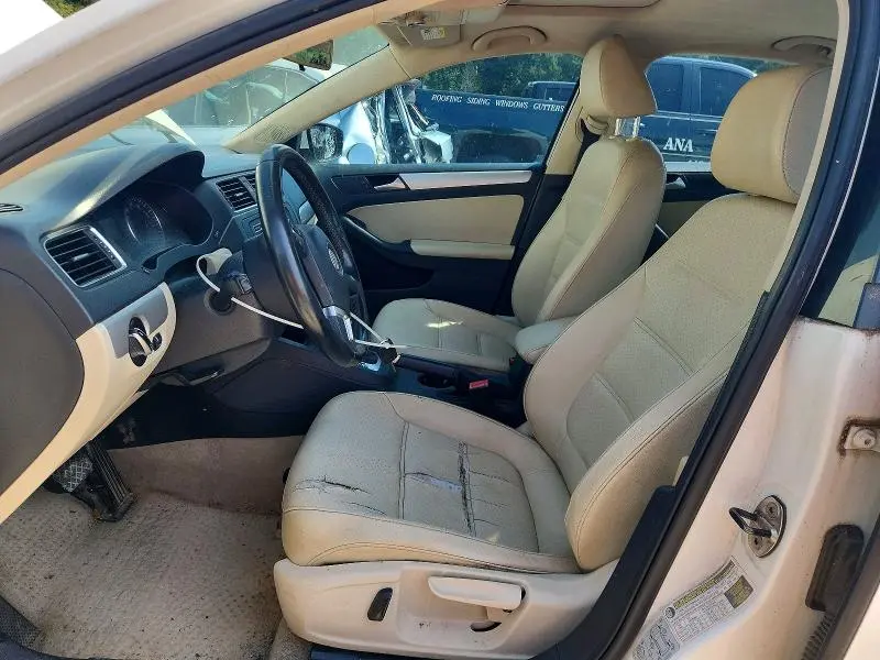 2013 VOLKSWAGEN JETTA SE  