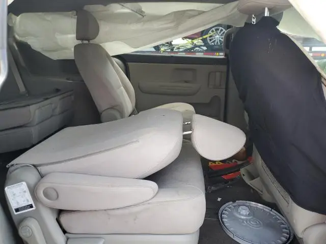 2016 KIA SEDONA LX