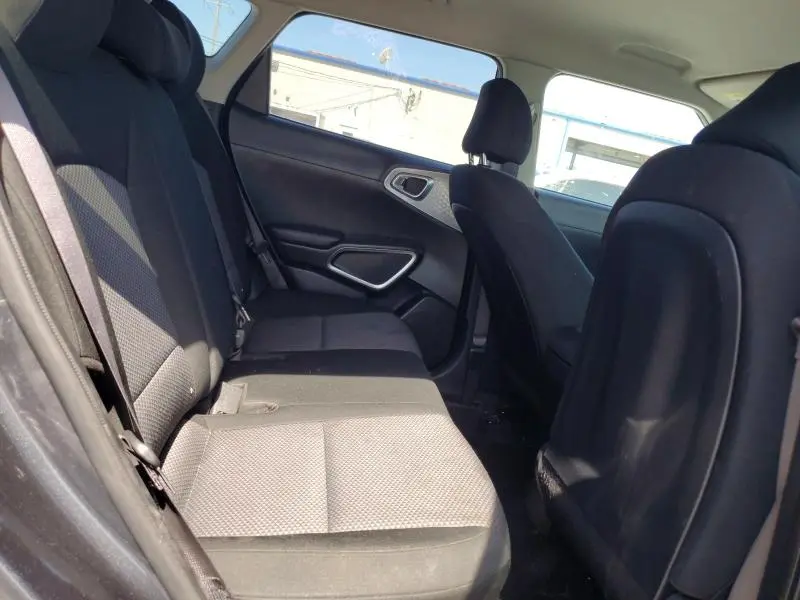 2022 KIA SOUL LX  