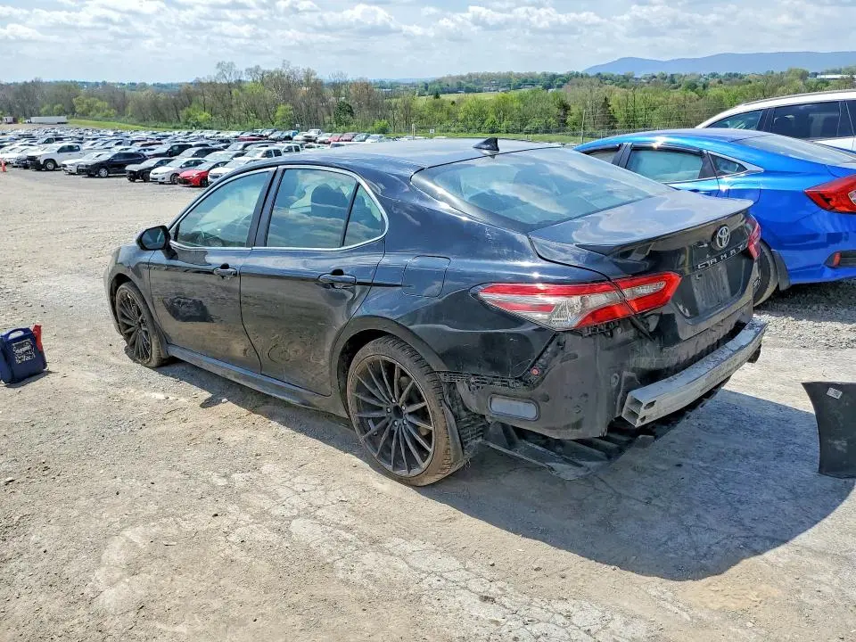 2019 TOYOTA CAMRY SE  