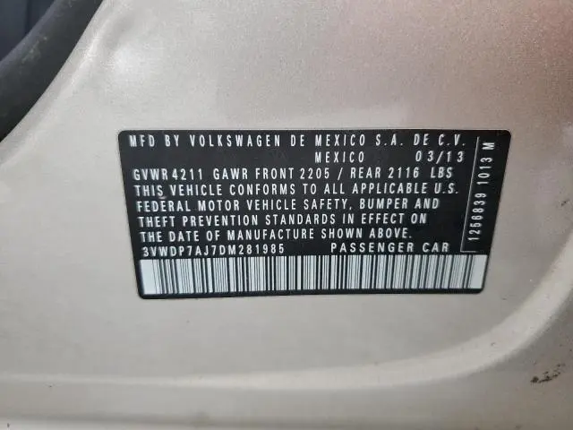 2013 VOLKSWAGEN JETTA SE  