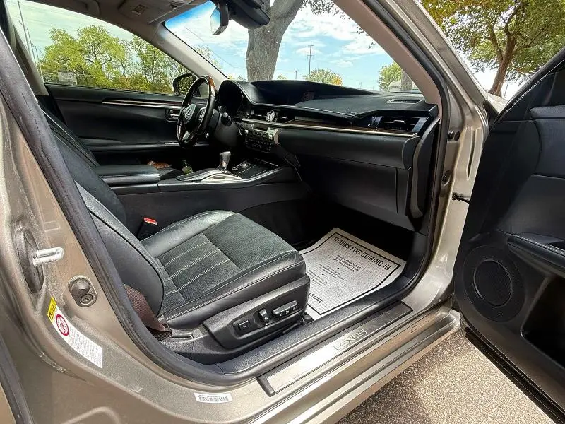 2018 LEXUS ES 300H  