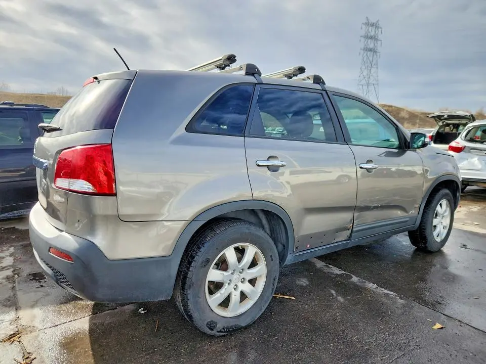 2011 KIA SORENTO LX  