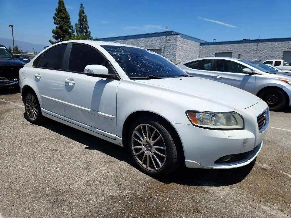 2010 VOLVO S40 2.4I  