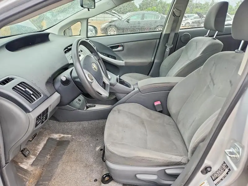 2010 TOYOTA PRIUS III  
